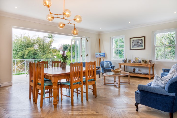6 Bedroom Property for Sale in Constantia Western Cape